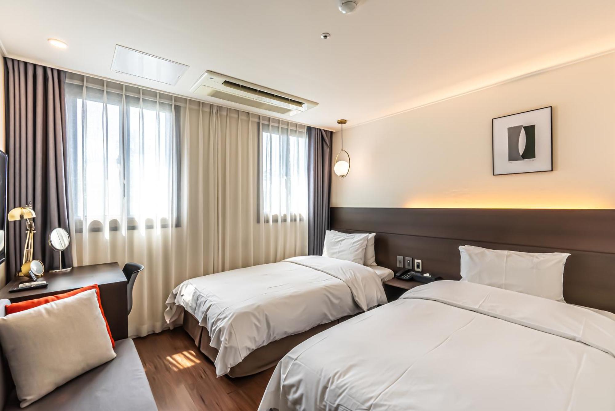 Hotel The Grang Jungmun Seogwipo Exterior foto