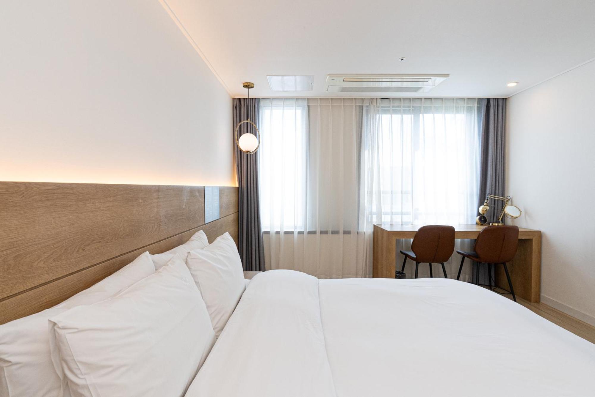 Hotel The Grang Jungmun Seogwipo Exterior foto