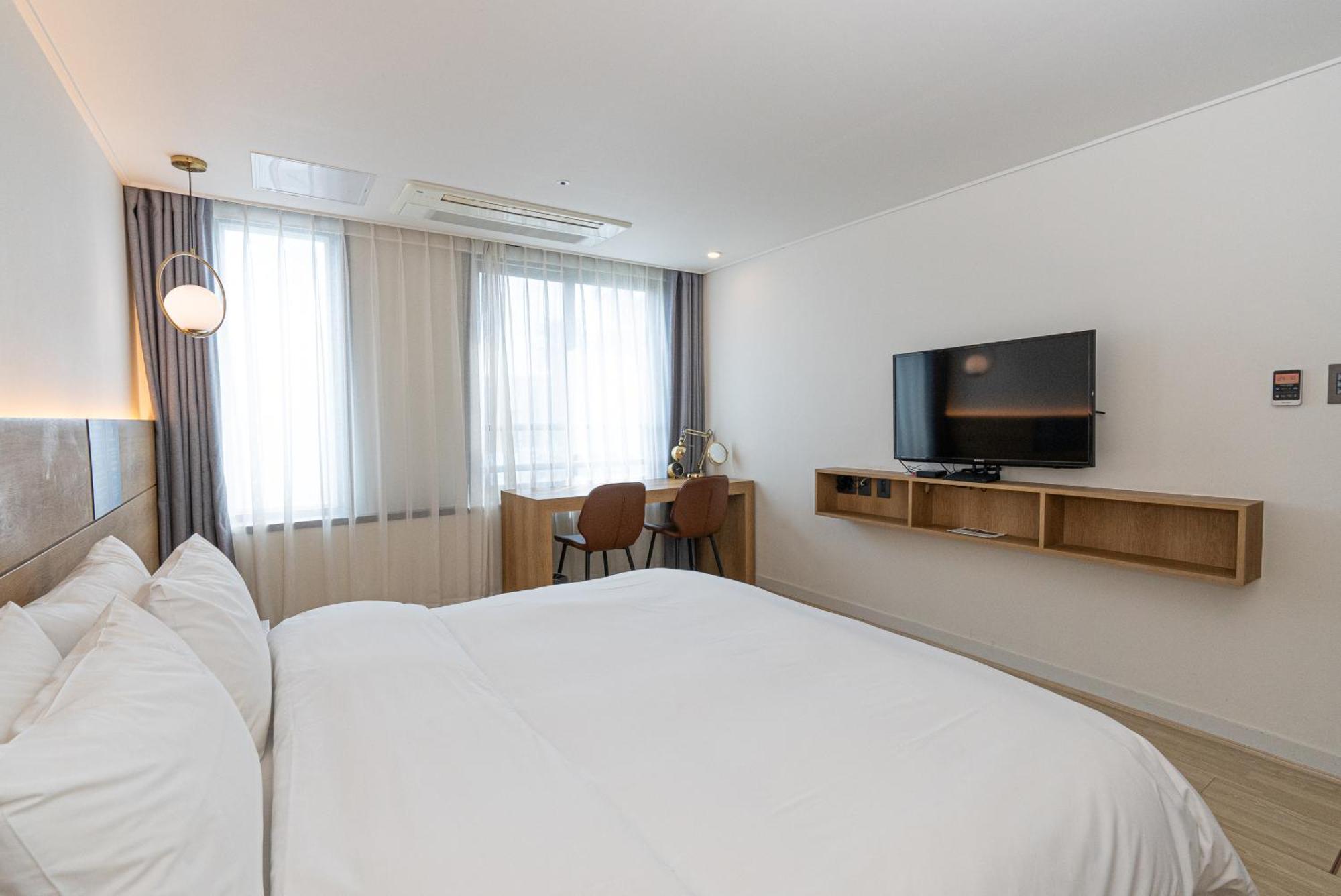 Hotel The Grang Jungmun Seogwipo Exterior foto